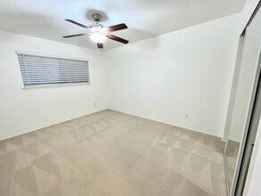 The Lone Oak Apartments in Mountain View, CA - Building Photo - Building Photo