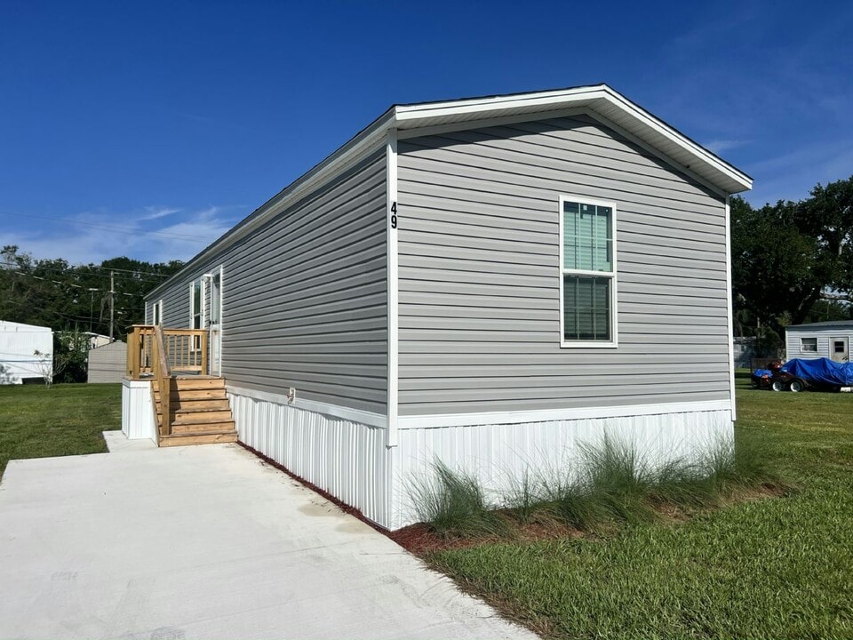 49 Tower Manor Dr in Auburndale, FL - Building Photo