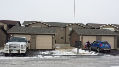 1112 36th Ave NE in Great Falls, MT - Building Photo - Building Photo