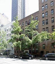 315-317 E 54th St in New York, NY - Building Photo - Building Photo