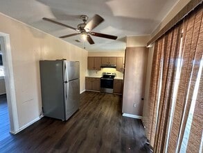 1301 Ash St in Llano, TX - Building Photo - Building Photo