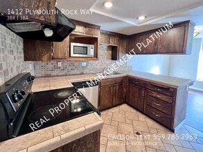 1412 Plymouth Rock Way in Clovis, CA - Building Photo - Building Photo