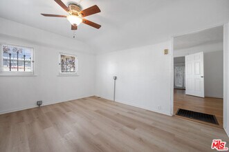 11924 Rochester Ave in Los Angeles, CA - Building Photo - Building Photo