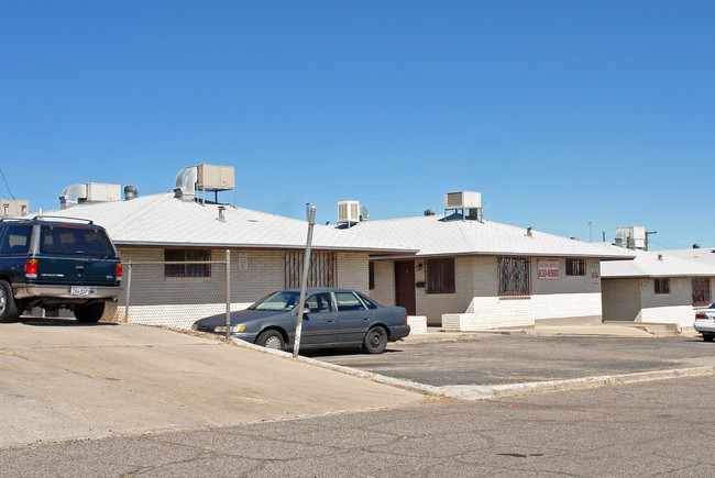 4015-4019 Leavell Ave in El Paso, TX - Building Photo - Building Photo