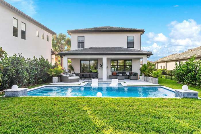 4470 Gramercy Dr in Oakland Park, FL - Building Photo