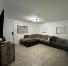 11720 SW 184th St in Miami, FL - Foto de edificio - Building Photo
