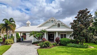 4709 Mainsail Dr in Bradenton, FL - Building Photo