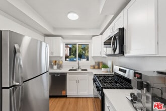 836 Ashland Ave in Santa Monica, CA - Building Photo - Building Photo