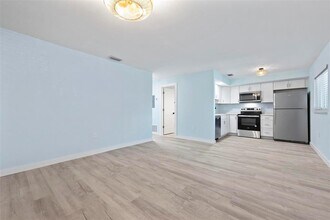 1258 Barbara Dr in Venice, FL - Building Photo - Building Photo