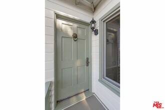 3815 Franklin Ave in Los Angeles, CA - Building Photo - Building Photo