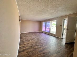1518 Clausen Dr in El Paso, TX - Building Photo - Building Photo