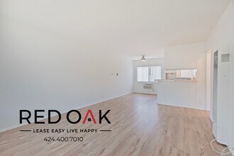 6045 Whitsett Ave in Los Angeles, CA - Building Photo - Building Photo