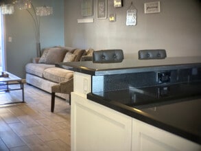 160 Espanas Glen in Escondido, CA - Building Photo - Building Photo