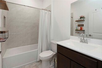 1052 SE 23rd Ave in Homestead, FL - Building Photo - Building Photo