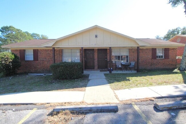10151 Guidy Ln in Pensacola, FL - Building Photo - Building Photo