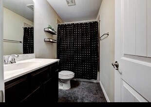 11905 Whitney Way in Oklahoma City, OK - Building Photo - Building Photo