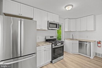 318 Essex Ave in Cherry Hill Township, NJ - Building Photo - Building Photo