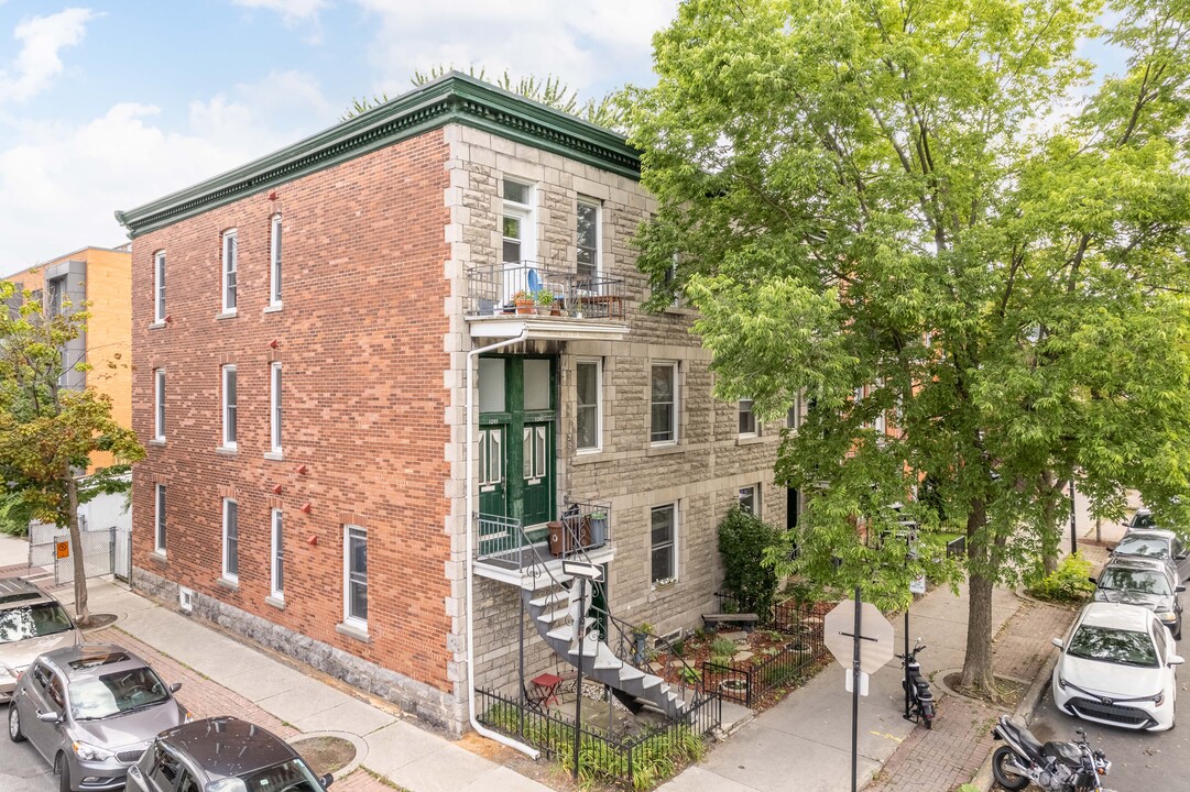 1241 Island Rue in Montréal, QC - Building Photo