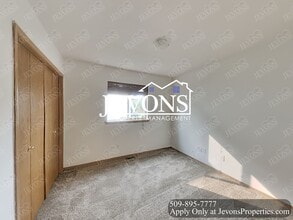 511 Jamie Dr in Selah, WA - Building Photo - Building Photo