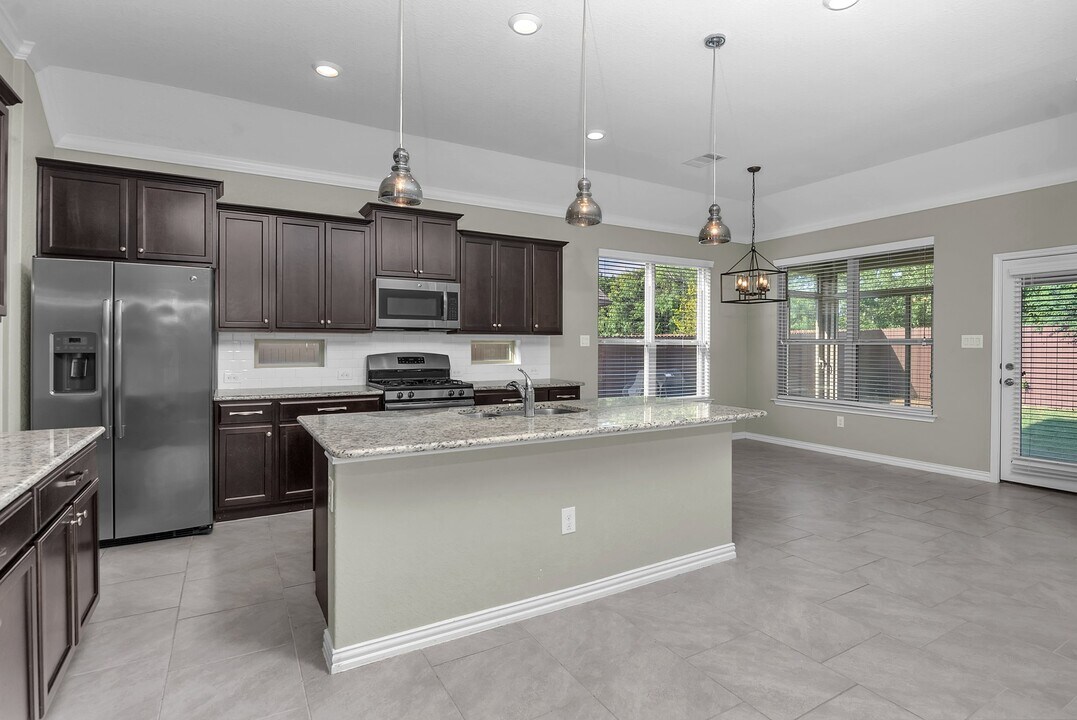 10423 Monica's Crk in Schertz, TX - Building Photo