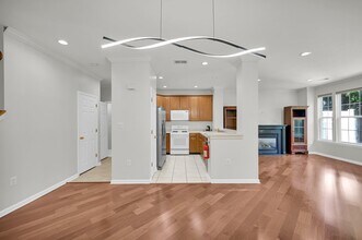 104 Pebble Brook Dr in Clifton, NJ - Building Photo - Building Photo