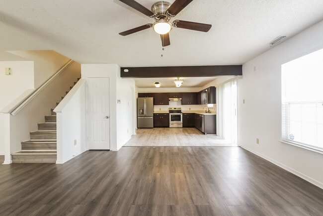 823 Runnymede Dr in Greenfield, IN - Building Photo - Building Photo