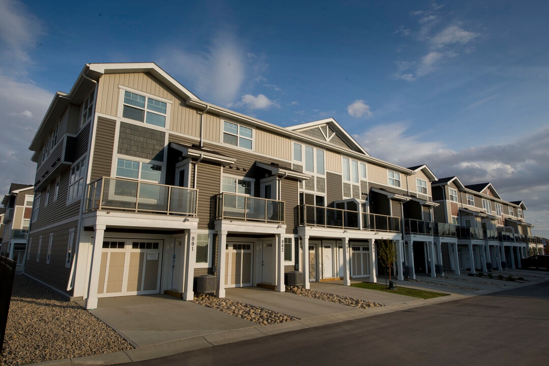 Sophia Towns in Saskatoon, SK - Building Photo