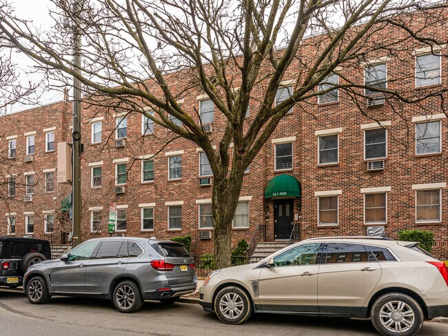 609 Madison St in Hoboken, NJ - Foto de edificio - Building Photo