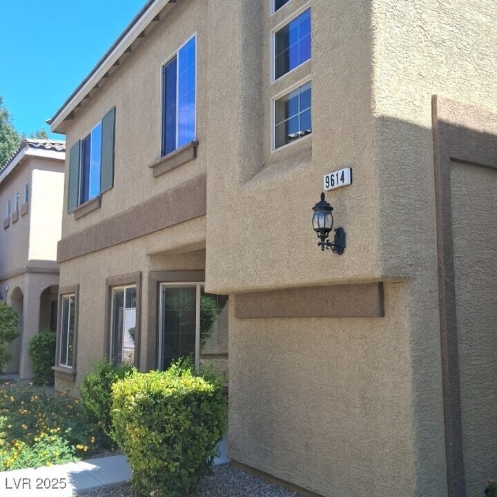 9614 Vega Carpio Ave in Las Vegas, NV - Building Photo