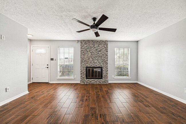 3013 Beecave Dr in Missouri City, TX - Building Photo - Building Photo