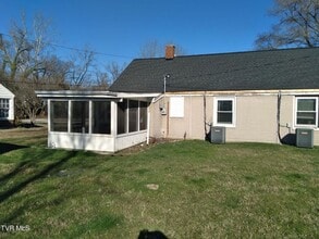 416 Cherokee Village Dr in Kingsport, TN - Building Photo - Building Photo