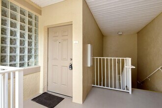 2060 Greenview Shores Blvd in Wellington, FL - Building Photo - Building Photo