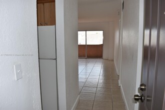 10900 SW 104th St, Unit 316 in Miami, FL - Building Photo - Building Photo