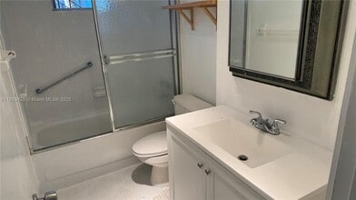 2950 NE 201st Terrace in Aventura, FL - Building Photo - Building Photo
