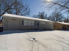 10719 Ewing Dr in Kansas City, MO - Building Photo - Building Photo