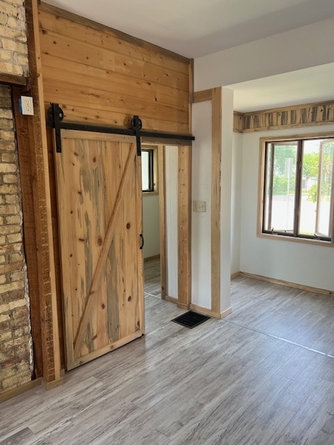 301 E Main St, Unit 301 Lower in Cambridge, WI - Foto de edificio - Building Photo