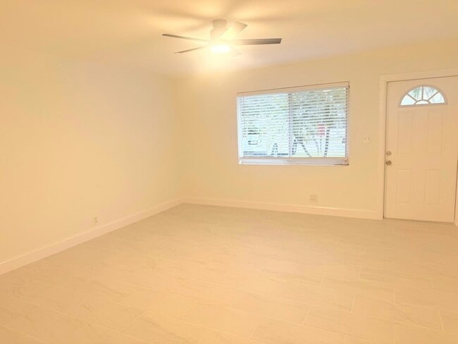 626 Prosperity Farms Rd in North Palm Beach, FL - Building Photo - Building Photo