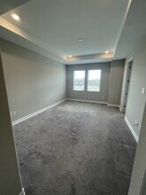4885 San Martino Dr in Wesley Chapel, FL - Foto de edificio - Building Photo