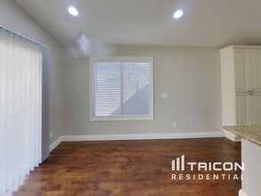 7132 Golden Desert Ave in Las Vegas, NV - Building Photo - Building Photo