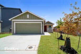 10414 McClintock Dr in Converse, TX - Building Photo