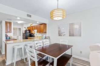 409 E Beach Blvd in Gulf Shores, AL - Building Photo - Building Photo