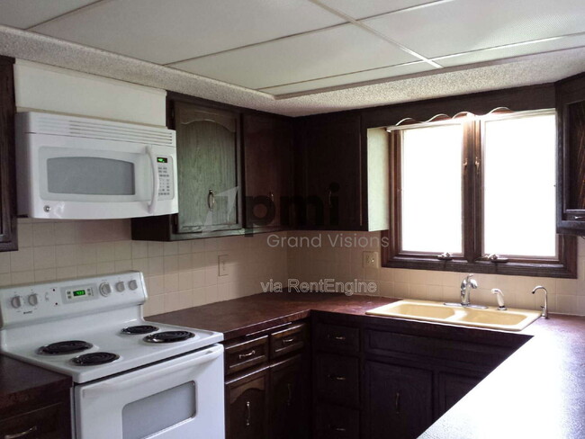 536 W Ash Ave in Decatur, IL - Building Photo - Building Photo