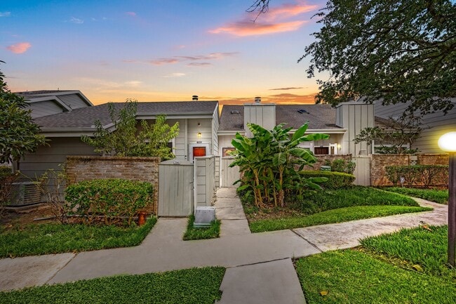 property at 7092 Greenway Chase St