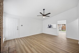 218 W William Cannon Dr, Unit B in Austin, TX - Building Photo - Building Photo