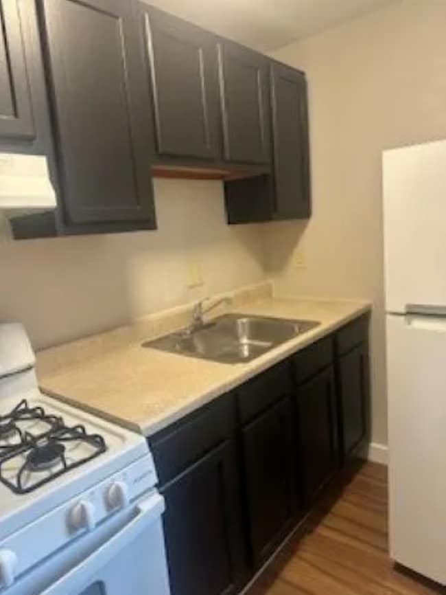 321 Ella St in Mckees Rocks, PA - Building Photo - Building Photo