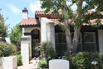 629 Edith Way in Long Beach, CA - Building Photo - Building Photo