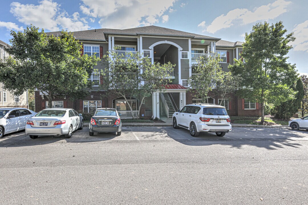8511 Burnham Ln in Nashville, TN - Foto de edificio