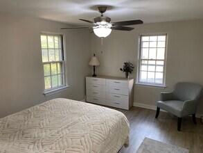 464 Serpentine Dr in Pittsburgh, PA - Building Photo - Building Photo