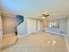 11913 Cypress Hill Cir in Tampa, FL - Building Photo - Building Photo