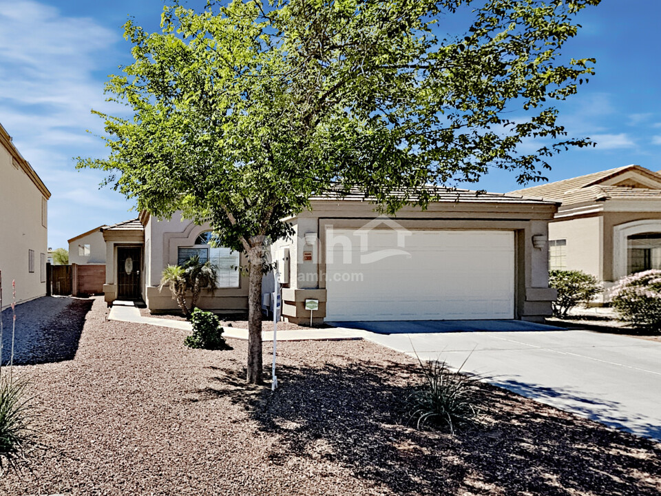 13009 W Port Royale Ln in El Mirage, AZ - Building Photo